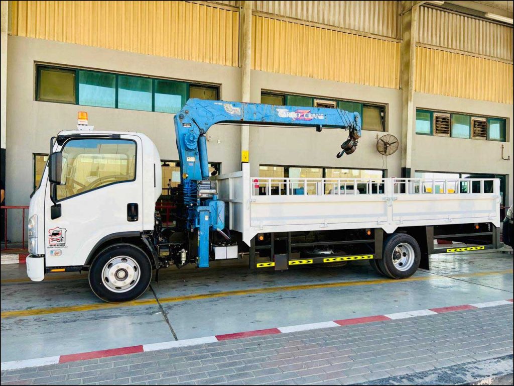 3 Ton Hi-Up Crane Truck Rental in Abu Dhabi for Heavy Lifting and Industrial Transport