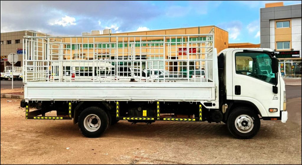 4 Ton pickup for rent in Abu Dhabi for goods transport – Great Movers General Transport