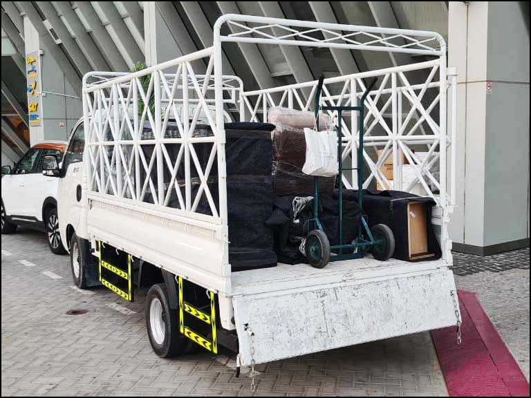 Small Pickup Truck for Furniture Moving in Abu Dhabi