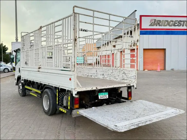 3 Ton Pickup Truck Rental Abu Dhabi – Transport Services 5 3 Ton Tail Lift Pickup Truck Rental with Hydraulic Lift in Abu Dhabi