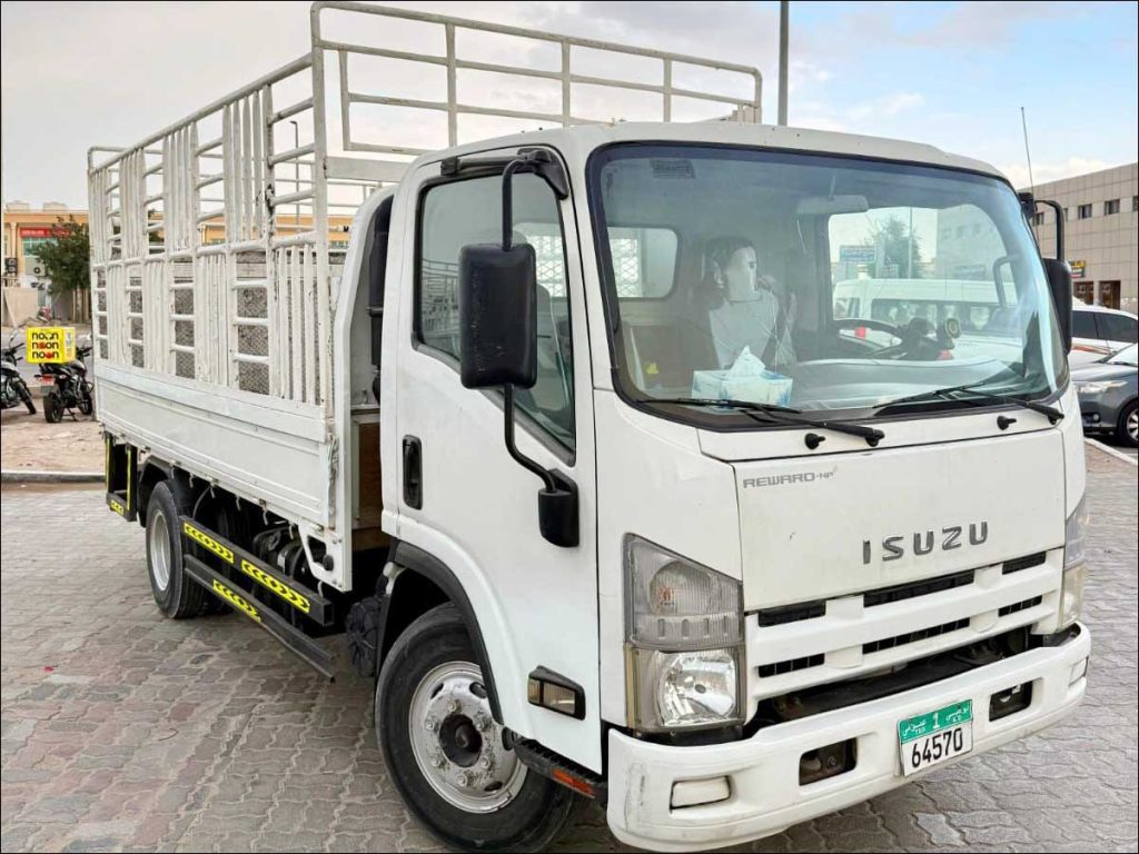 3 Ton Pickup Truck Rental with Tail Lift in Abu Dhabi for Equipment and Event Transport