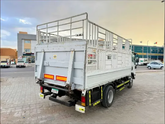 3 Ton Tail-Lift Truck Rental in Abu Dhabi