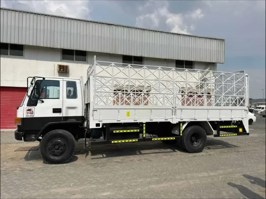 7 Ton Pickup Truck Rental in Abu Dhabi